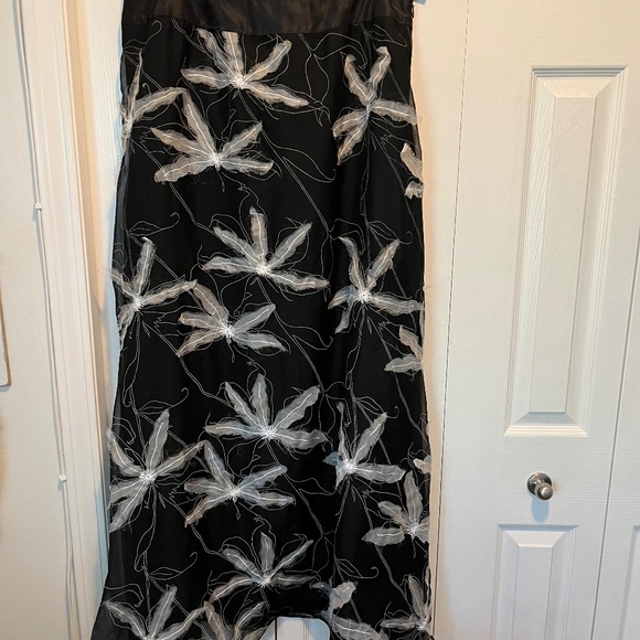 Victor & Milano long skirt size 16 - Picture 1 of 14